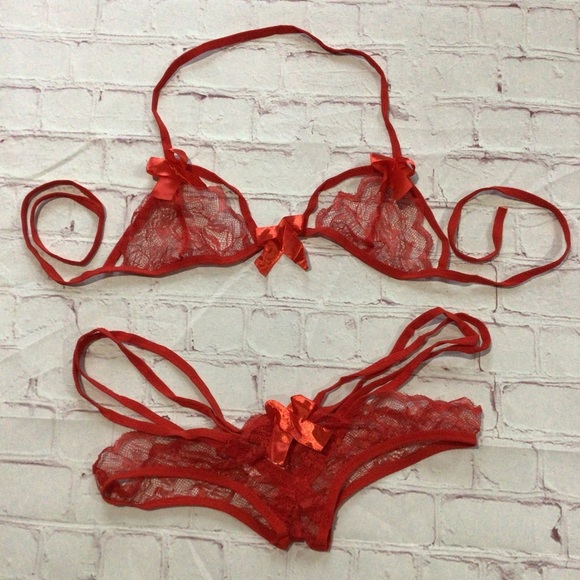 Sexy Red Strappy Lace Bra and Panty Lingerie Set - Size Small - Picture 3 of 7